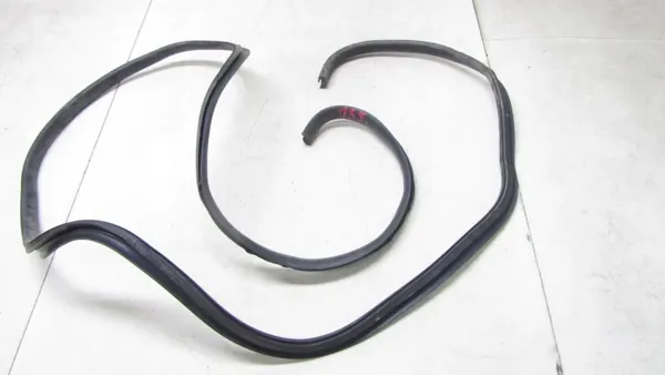 OEM 105/139 vasen takaoven tiiviste Trafic Vivaro III Long image 2