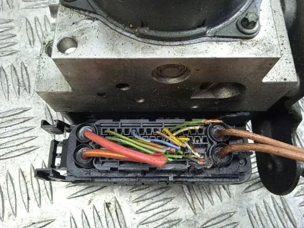 Pompe ABS Mercedes W211 OEM A2114311812 - Occasion image 5