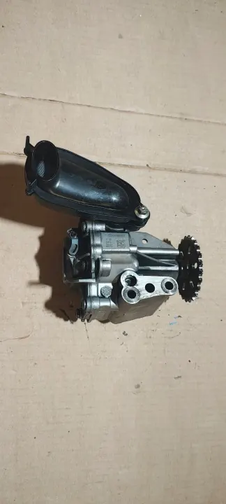 Pompe à huile OEM 150001650R pour Nissan Renault image 4