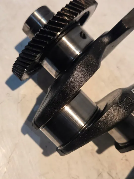 Vevaxel Audi A4 B7 2.0 TDI BRE 03g105212a image 2