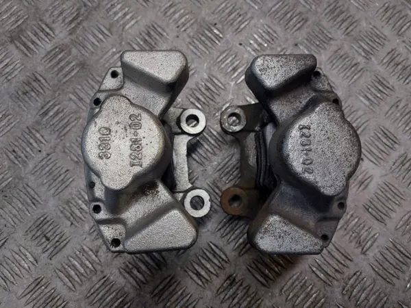 Gebruikte remschijven & remklauwen achter voor Opel Omega B 2.0 8V image 9