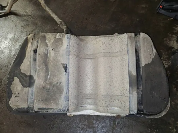 Hyundai Kraftstofftank OEM 31150-2e800 - Gebraucht image 5
