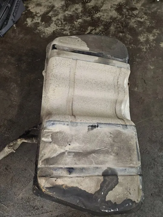 Hyundai Kraftstofftank OEM 31150-2e800 - Gebraucht image 8