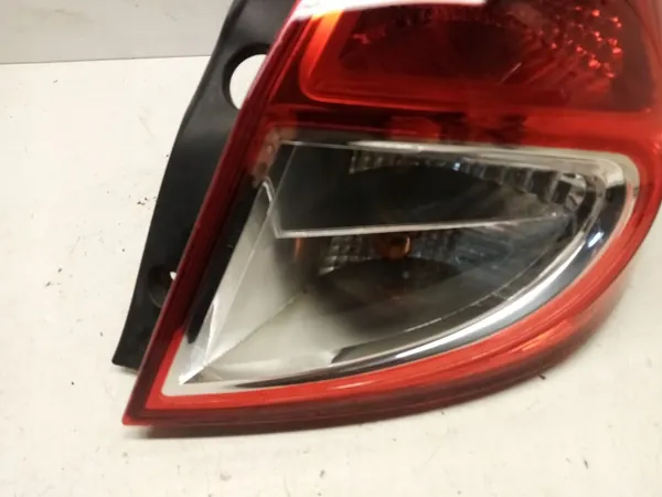 Lámpara Trasera Derecha Renault Clio III 2009-2012 OEM 8200886946 image 4