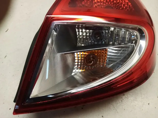 Lámpara Trasera Derecha Renault Clio III 2009-2012 OEM 8200886946 image 8
