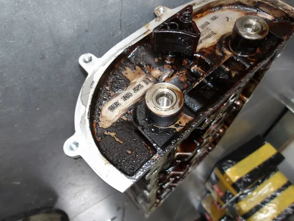 Ventildeckel OEM 93223/Elk für Skoda Fabia 1.2B image 3