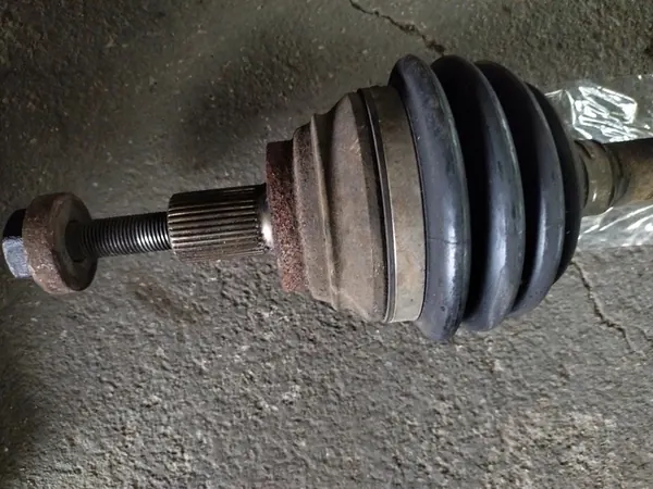 AUDI A3 8P VW SKODA 1.9 TDI Vänster framaxel 1H0407283C image 2