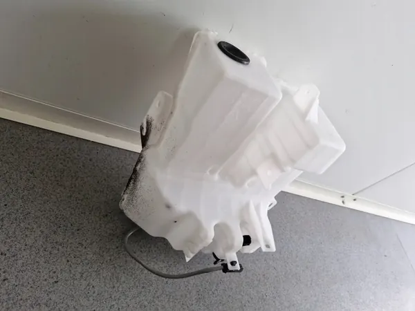 Mitsubishi L200 5 V 15- Spolarvätsketank OEM ZSMITL200 image 3