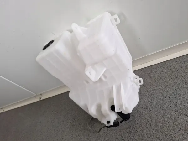 Mitsubishi L200 5 V 15- Spolarvätsketank OEM ZSMITL200 image 4
