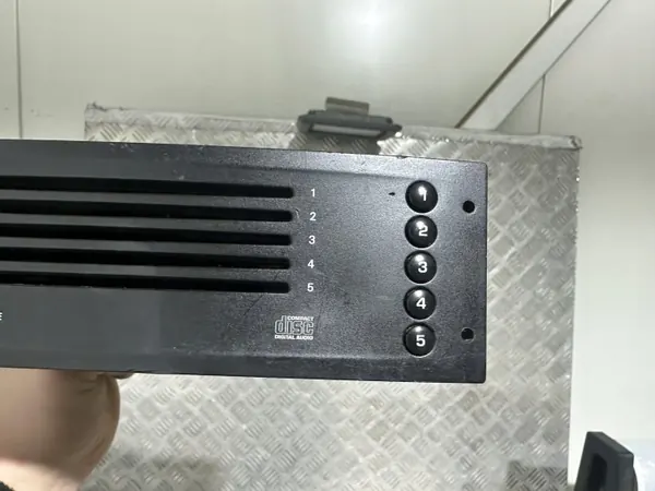 Cambiador CD PEUGEOT 207 OEM 7607769062 - Usado image 3