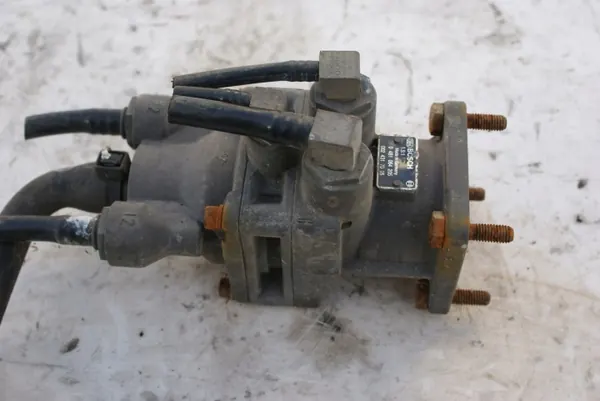 Maître-cylindre de frein Bosch OEM 0 481 064 205 image 2