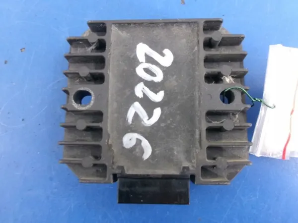 Régulateur de tension Kawasaki Ninja ZX600F OEM 01 image 3