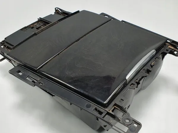 Mercedes W212 Aschenbecher OEM A2126805850 - Gebraucht image 5