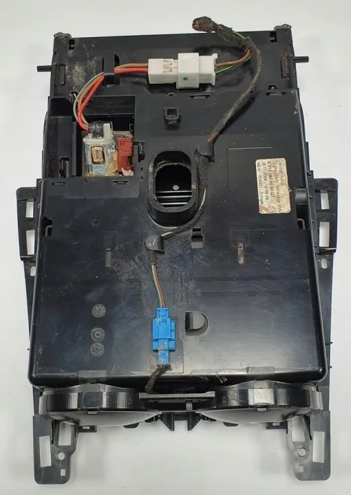 Mercedes W212 Aschenbecher OEM A2126805850 - Gebraucht image 7