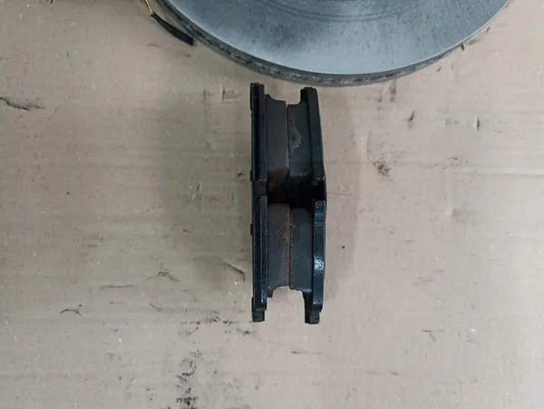 Discos e pastilhas de freio dianteiros MINI COOPER C F65 OEM image 5