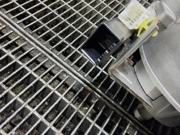 Pompe de direction assistée Hyundai i40 OEM 563003Z320 image 8