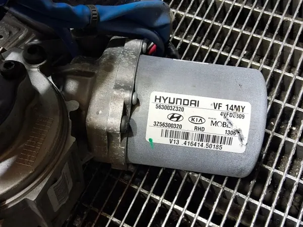 Pompe de direction assistée Hyundai i40 OEM 563003Z320 image 9
