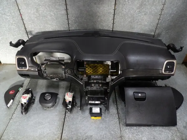 Jeep WK2 Konsolpanel Airbag Bälte Komplett image 2