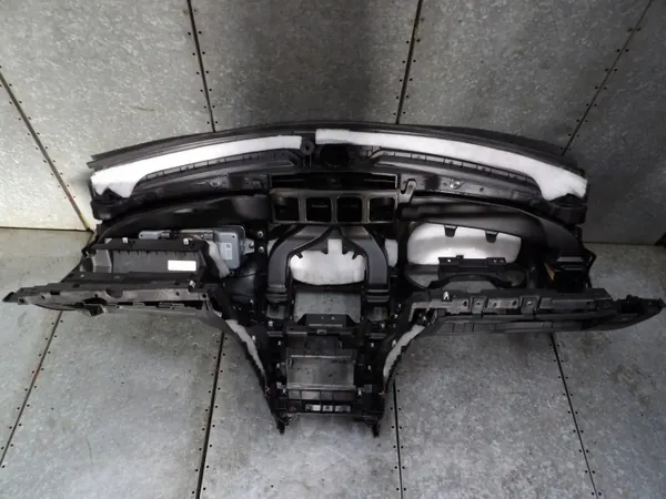 Jeep WK2 Konsolpanel Airbag Bälte Komplett image 9