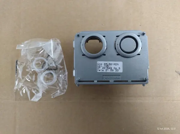 Toyota Avensis T27 Parksensor OEM PW501-00700-BB image 2