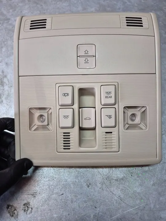 Luz Techo Skoda Superb III OEM 3V0868487 image 3