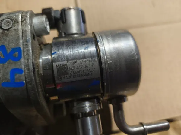 Audi tyhjiöpumppu OEM 06N145100G A4 A5 Q5 2.0 TFSI image 4