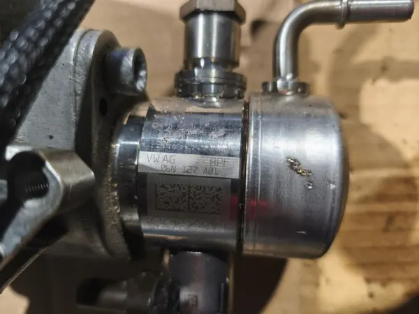Audi tyhjiöpumppu OEM 06N145100G A4 A5 Q5 2.0 TFSI image 5