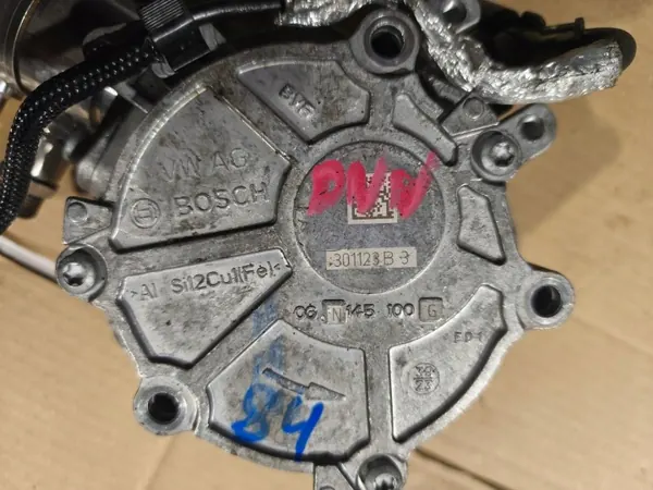 Audi tyhjiöpumppu OEM 06N145100G A4 A5 Q5 2.0 TFSI image 6