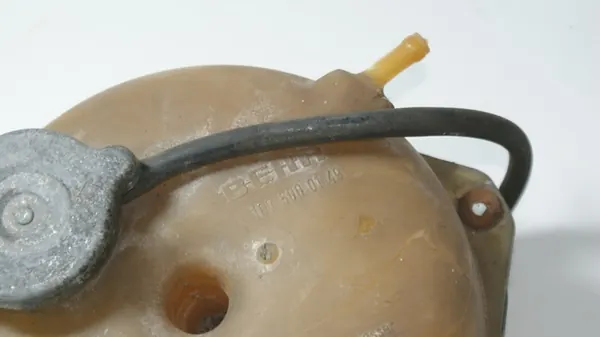 MERCEDES R107 SL SLC Kühlmittelbehälter 1075000149 image 3