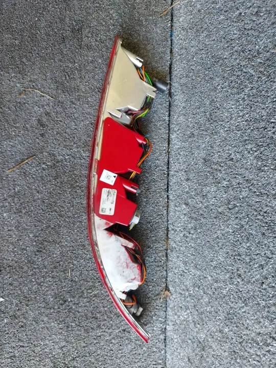 AUDI Q3 8U Bakre Höger Reflektor 8U0945096B image 3