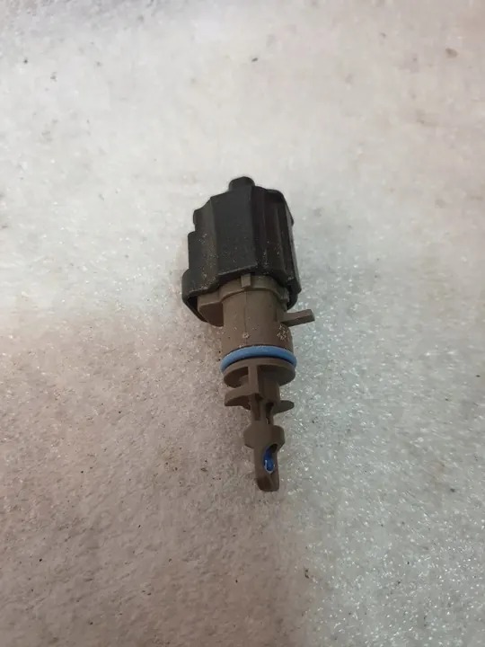 Luftintagstemperatursensor FORD FIESTA MK8 image 2