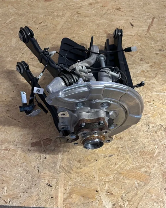 OEM 6866337 Linke Hinterachsnabe BMW 5er Reihe image 2