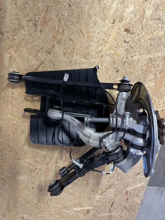 OEM 6866337 Linke Hinterachsnabe BMW 5er Reihe image 4