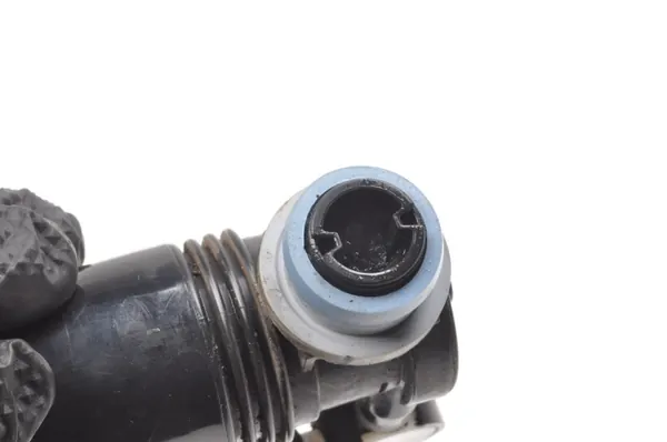 Volvo Scheibenwaschpumpe OEM 1037554001 - Gebraucht image 3