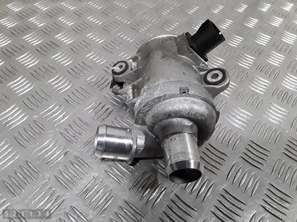 Bomba de agua calefacción Ford Kuga OEM LX6E8501BA Usada image 10