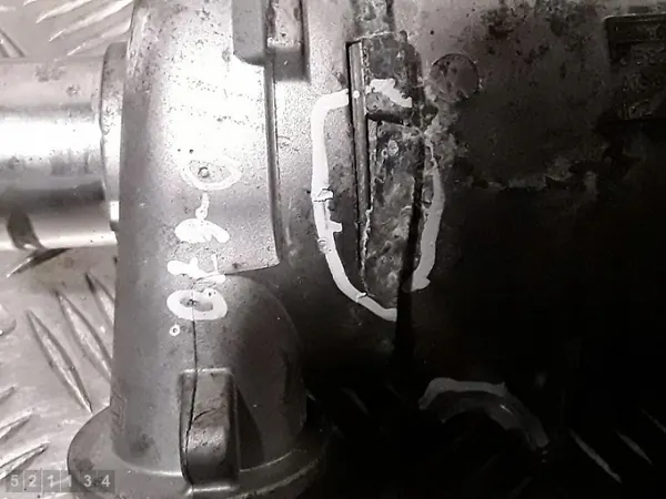 Bomba de agua calefacción Ford Kuga OEM LX6E8501BA Usada image 5