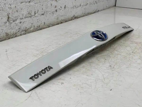 Bandeau d'éclairage plaque arrière Toyota OE 768110Q900 image 3