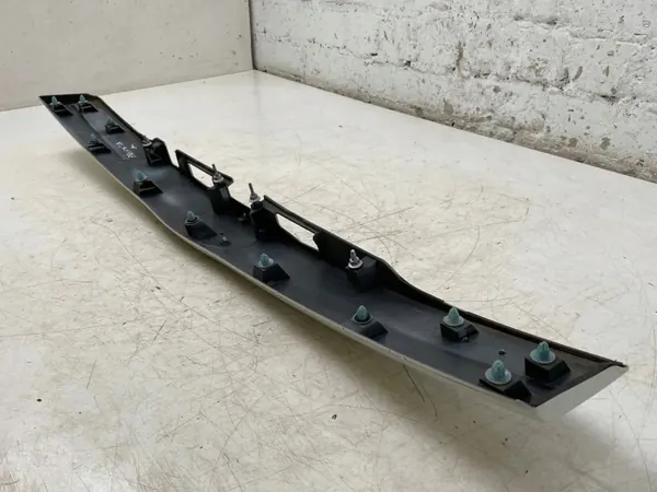 Bandeau d'éclairage plaque arrière Toyota OE 768110Q900 image 6