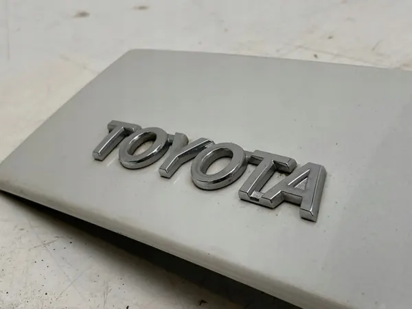 Bandeau d'éclairage plaque arrière Toyota OE 768110Q900 image 8