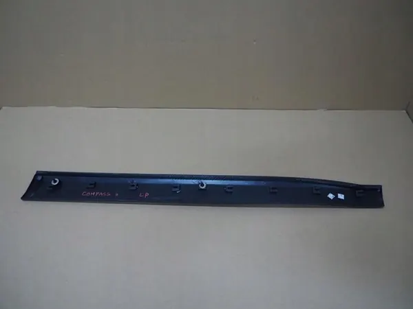 Jeep OE Door Trim Left Front 5UP25TRMAA image 6