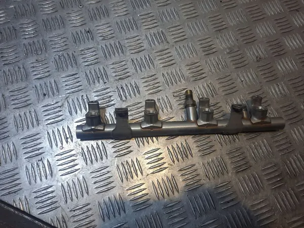 Audi S5 Fuel Distributor Front 079133315E image 1