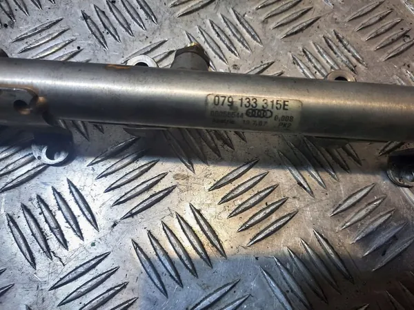 Audi S5 Fuel Distributor Front 079133315E image 2