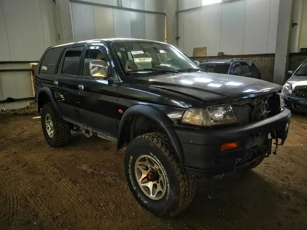 Mitsubishi Pajero Sport Computer 1999 3.0L OEM 0680005260 image 4