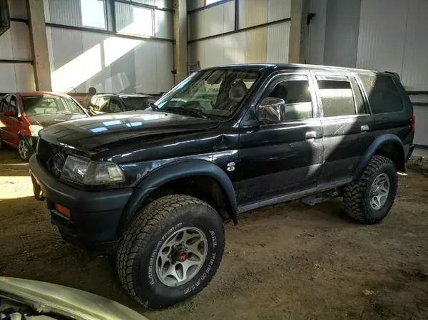 Mitsubishi Pajero Sport Computer 1999 3.0L OEM 0680005260 image 6