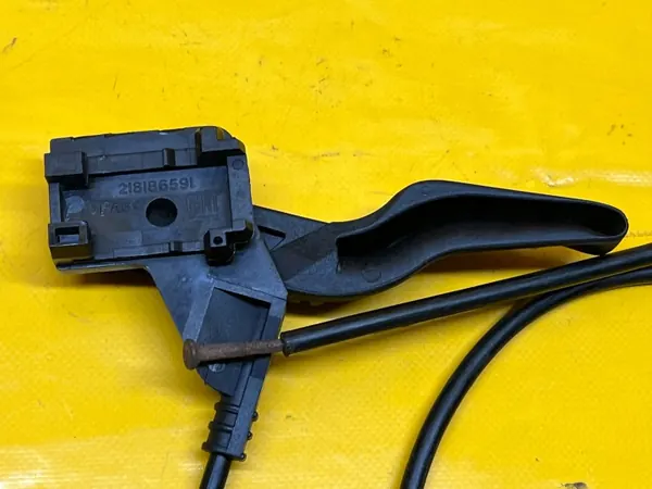 Poignée d'ouverture capot OEM 218186591 Opel image 4