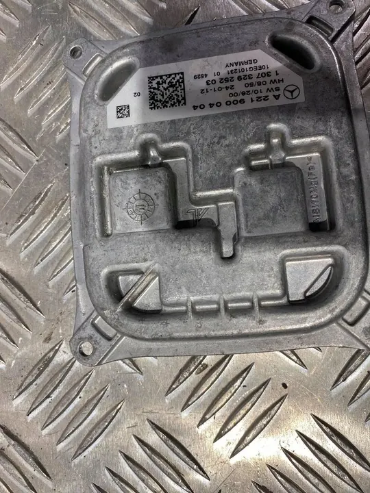 Mercedes W221 Bi-Xenon Controlemodule A2168203789 image 3