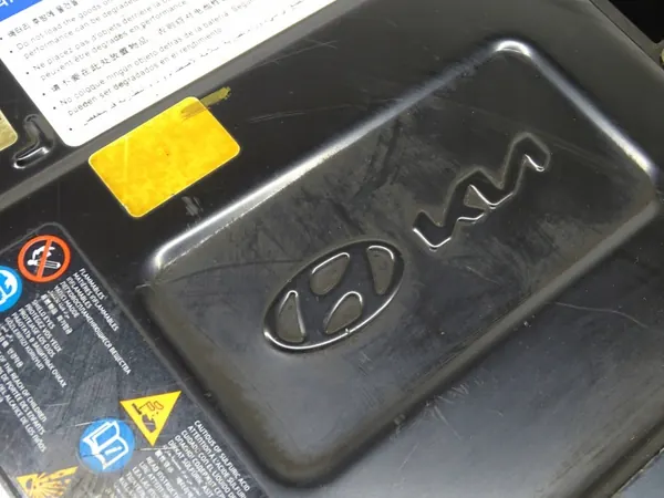 Batería Kia OEM AR7263056 - Usada, 1Ah image 6