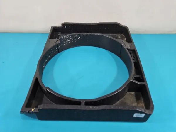 Varasteen styrox-täyte OEM 5N0858858 VW Tiguan image 2
