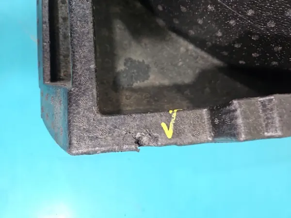 Varasteen styrox-täyte OEM 5N0858858 VW Tiguan image 3