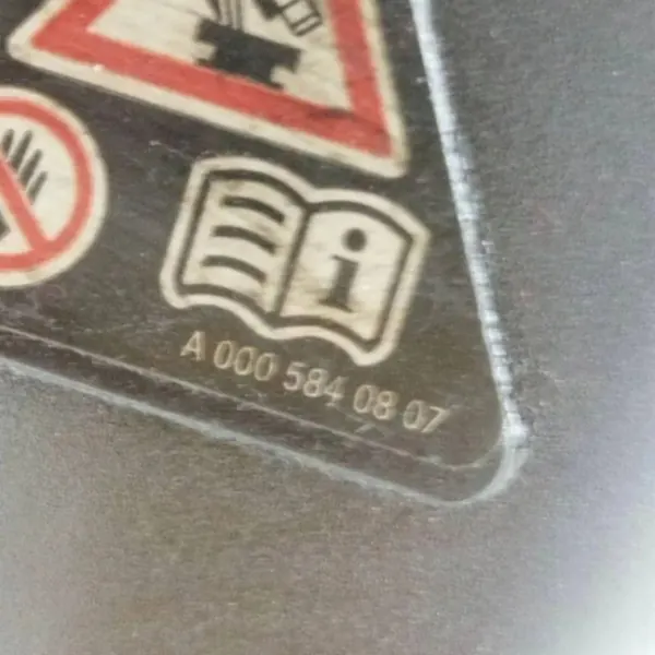 Mercedes W212 nivelleertank OEM A005840807 image 8